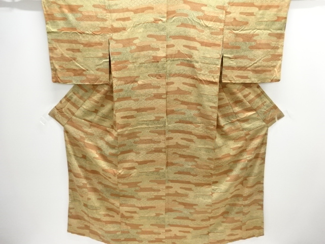 Kimono with classic floral pattern in wekasumi